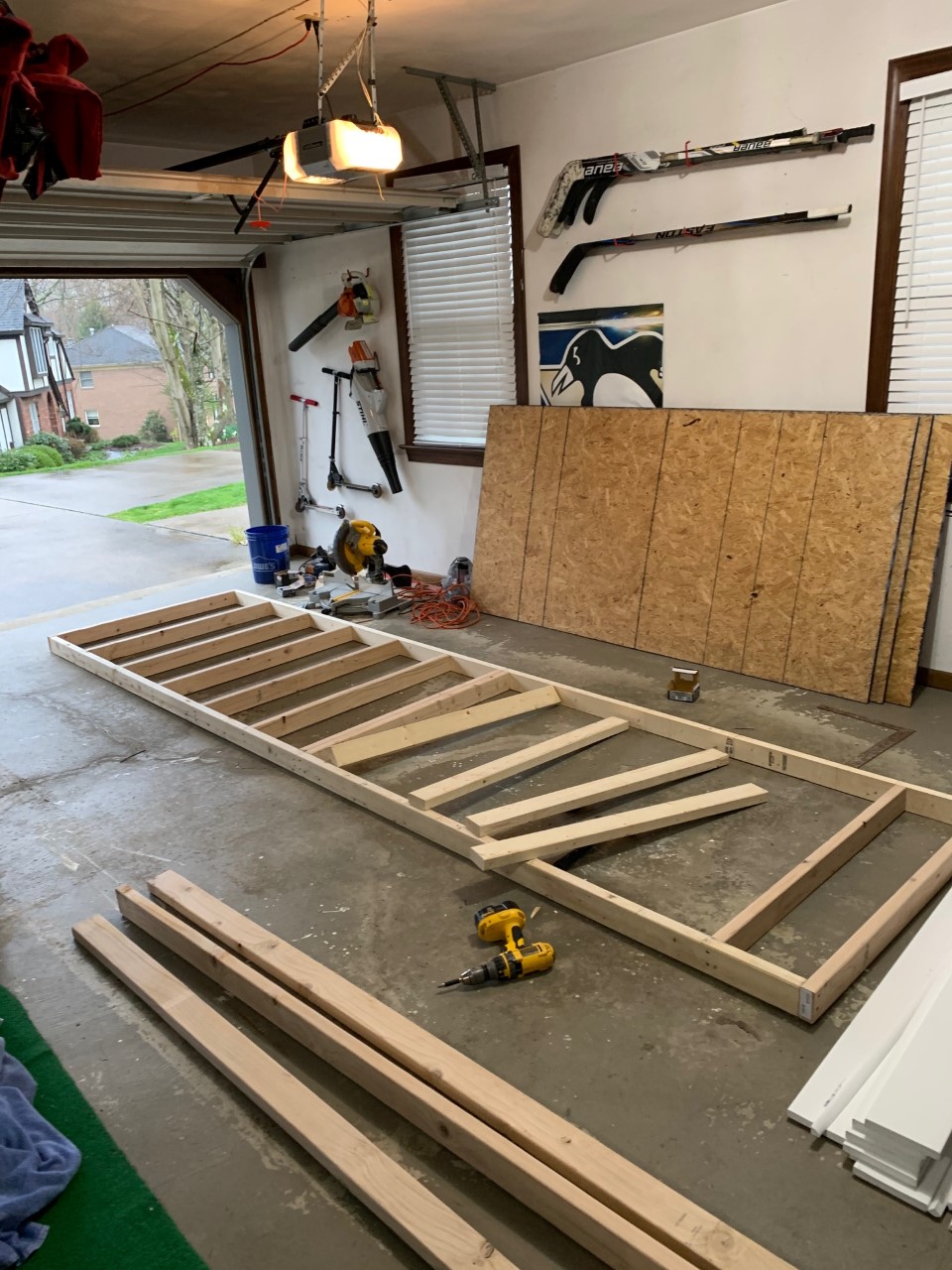 2x4 frame, 2x4 horizontal beams for putting green support.